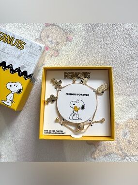 NEW Peanuts Snoopy “Friends Forever” Fine Silver Plated Adjustable Bracelet Gold